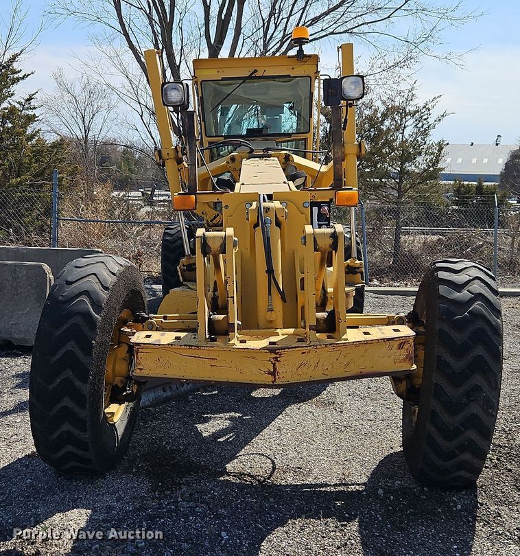 image for item EI8323 2000 John Deere 770CH motor grader