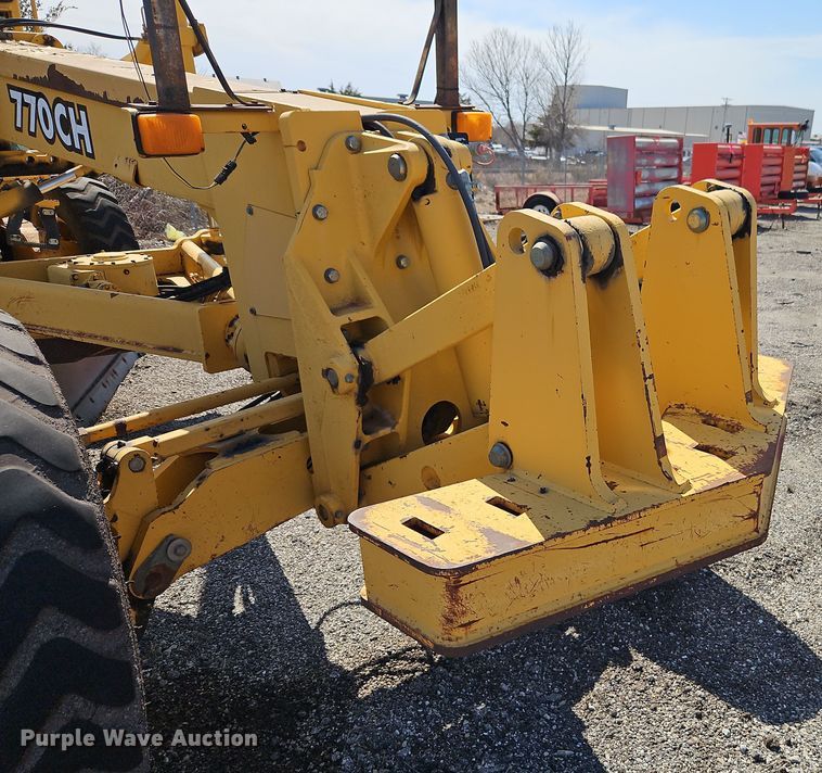 image for item EI8323 2000 John Deere 770CH motor grader