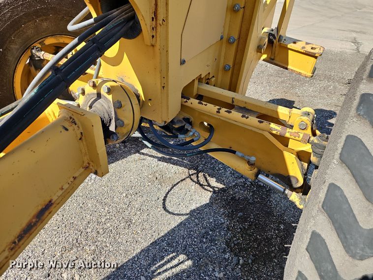 image for item EI8323 2000 John Deere 770CH motor grader