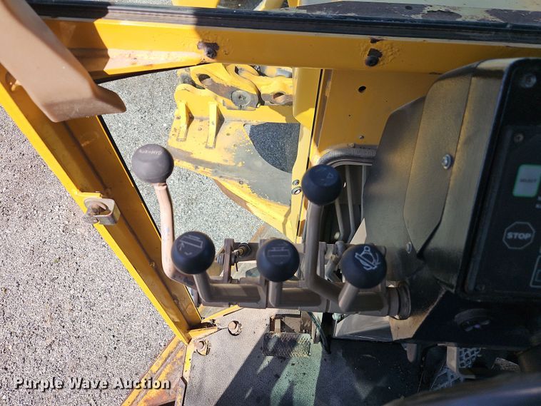 image for item EI8323 2000 John Deere 770CH motor grader