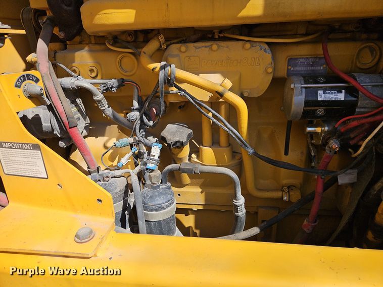 image for item EI8323 2000 John Deere 770CH motor grader