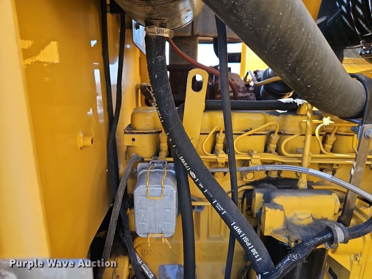 image for item EI8323 2000 John Deere 770CH motor grader