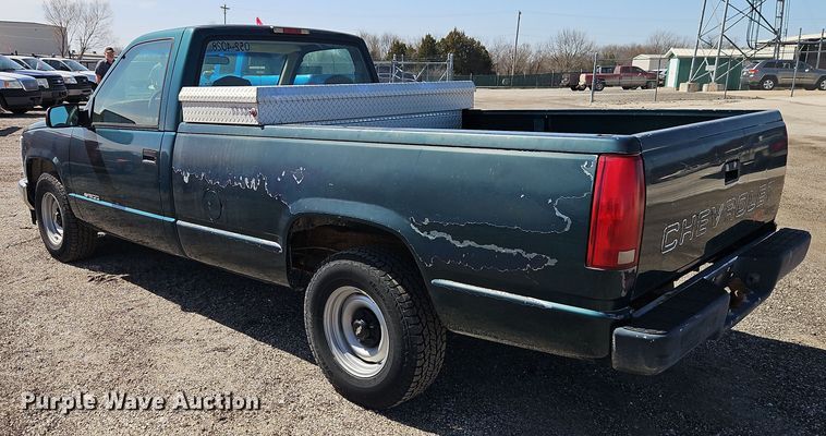 image for item EI8871 1998 Chevrolet C1500 pickup truck