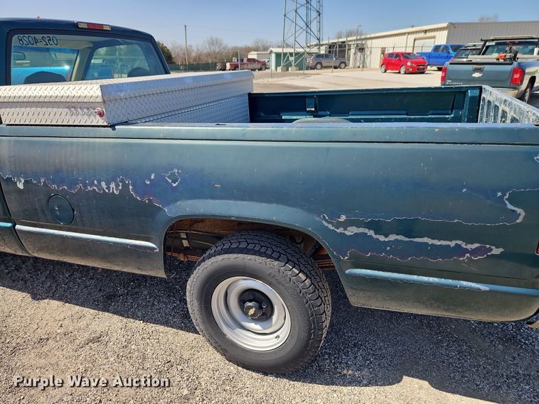 image for item EI8871 1998 Chevrolet C1500 pickup truck