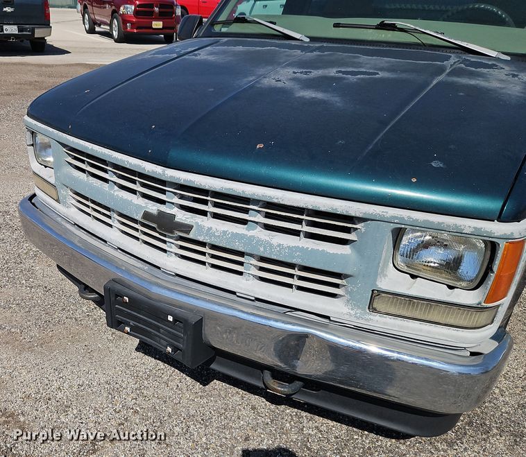 image for item EI8871 1998 Chevrolet C1500 pickup truck