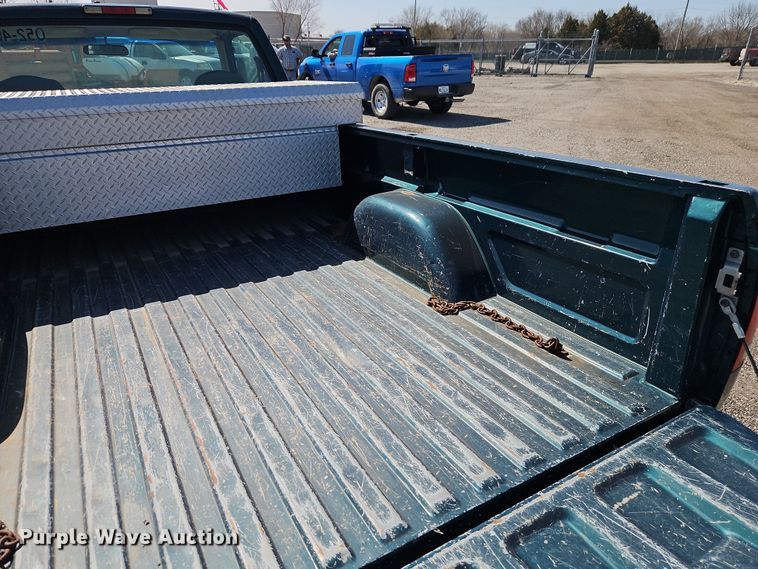 image for item EI8871 1998 Chevrolet C1500 pickup truck