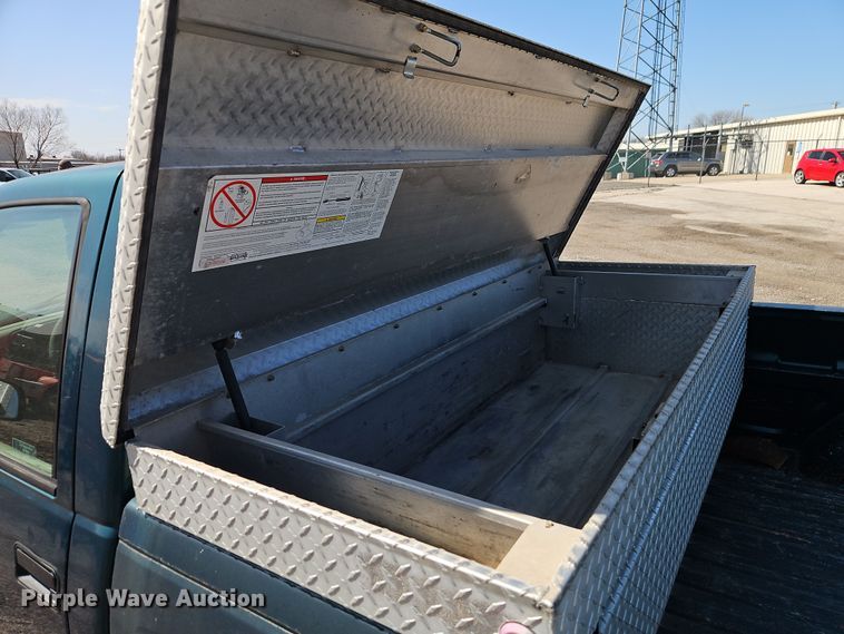 image for item EI8871 1998 Chevrolet C1500 pickup truck