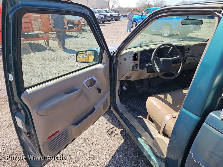 image for item EI8871 1998 Chevrolet C1500 pickup truck