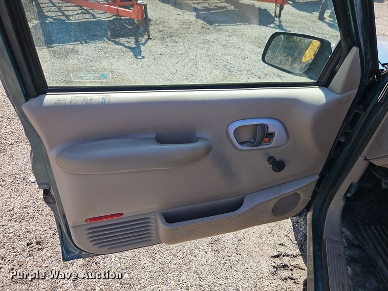 image for item EI8871 1998 Chevrolet C1500 pickup truck