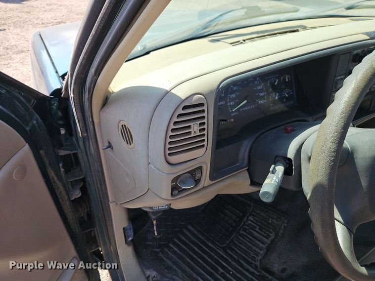 image for item EI8871 1998 Chevrolet C1500 pickup truck