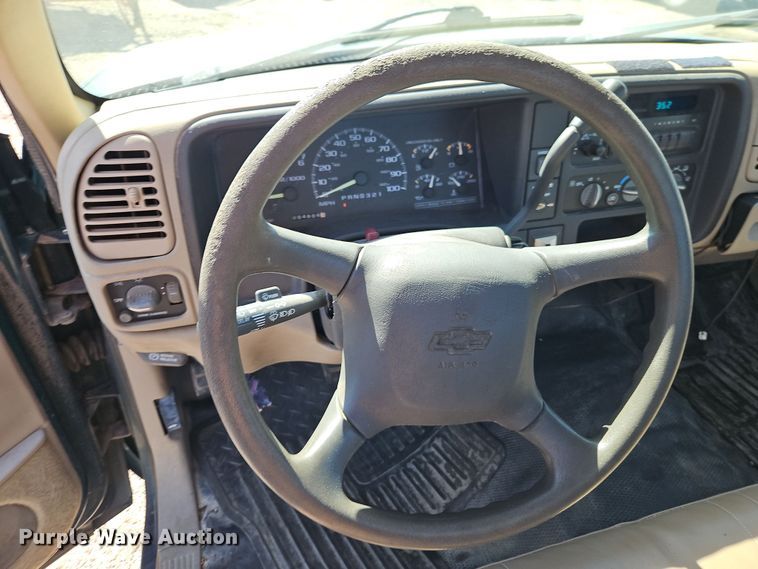 image for item EI8871 1998 Chevrolet C1500 pickup truck