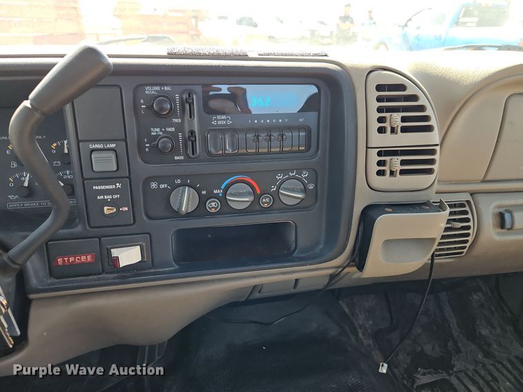 image for item EI8871 1998 Chevrolet C1500 pickup truck