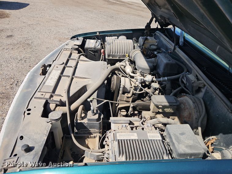 image for item EI8871 1998 Chevrolet C1500 pickup truck