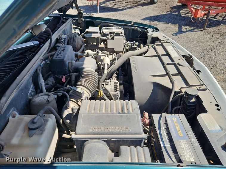 image for item EI8871 1998 Chevrolet C1500 pickup truck