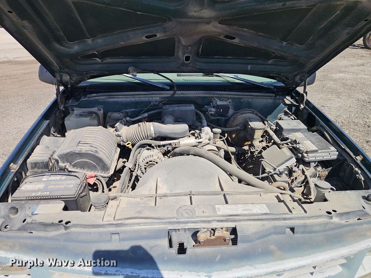 image for item EI8871 1998 Chevrolet C1500 pickup truck