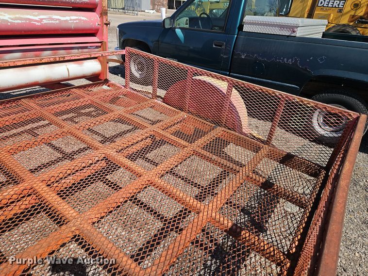 image for item EI8872 2002 Road Hog utility trailer