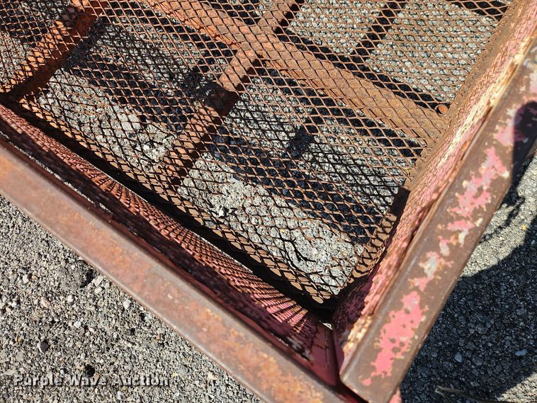 image for item EI8872 2002 Road Hog utility trailer