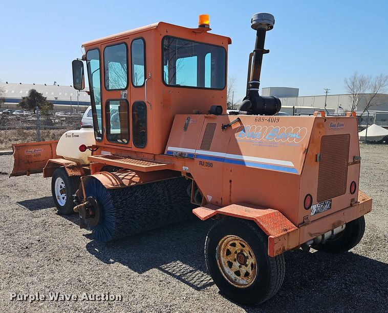 image for item EI8876 2009 Broce Broom RJ 350 broom