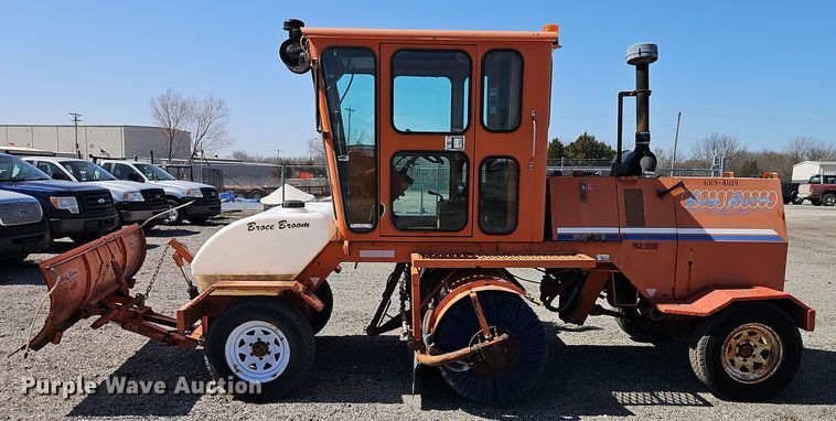 image for item EI8876 2009 Broce Broom RJ 350 broom