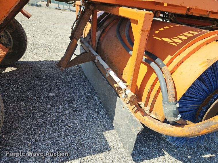 image for item EI8876 2009 Broce Broom RJ 350 broom