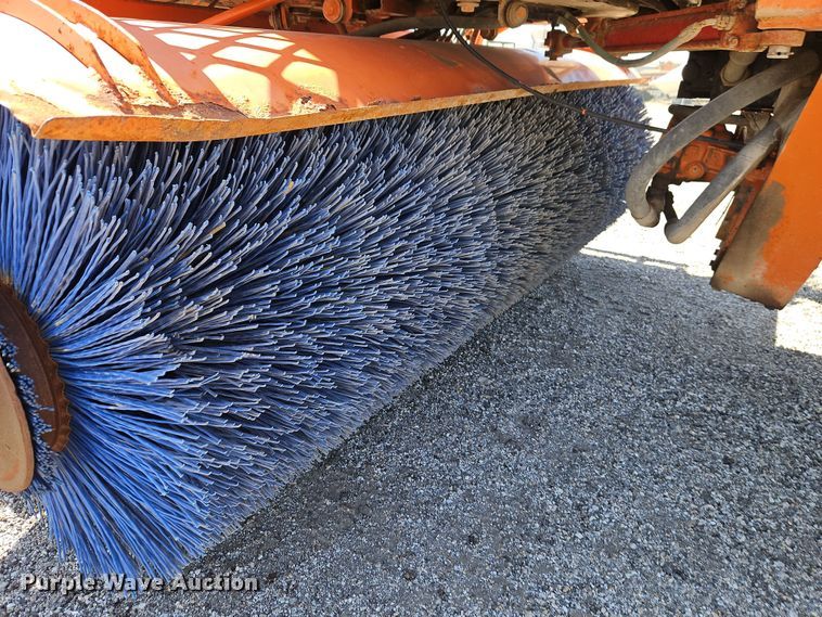 image for item EI8876 2009 Broce Broom RJ 350 broom