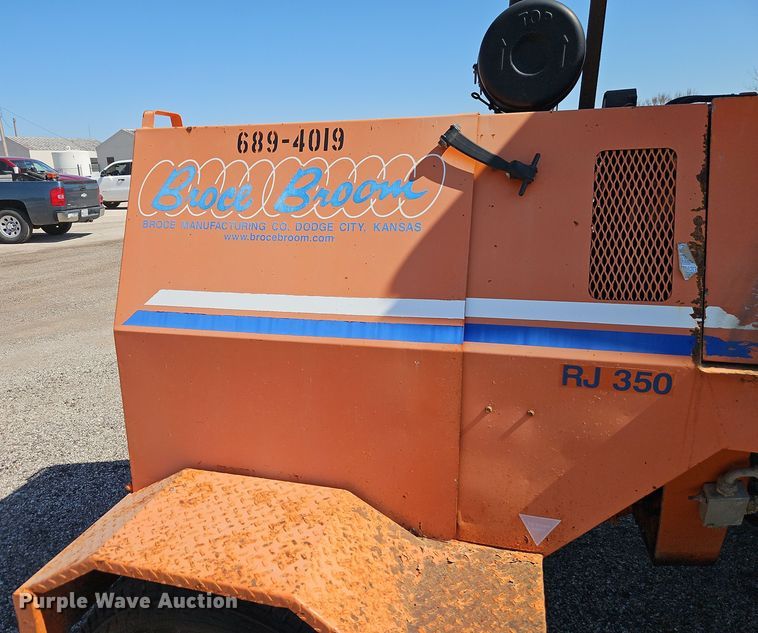 image for item EI8876 2009 Broce Broom RJ 350 broom