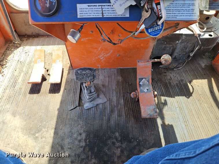 image for item EI8876 2009 Broce Broom RJ 350 broom