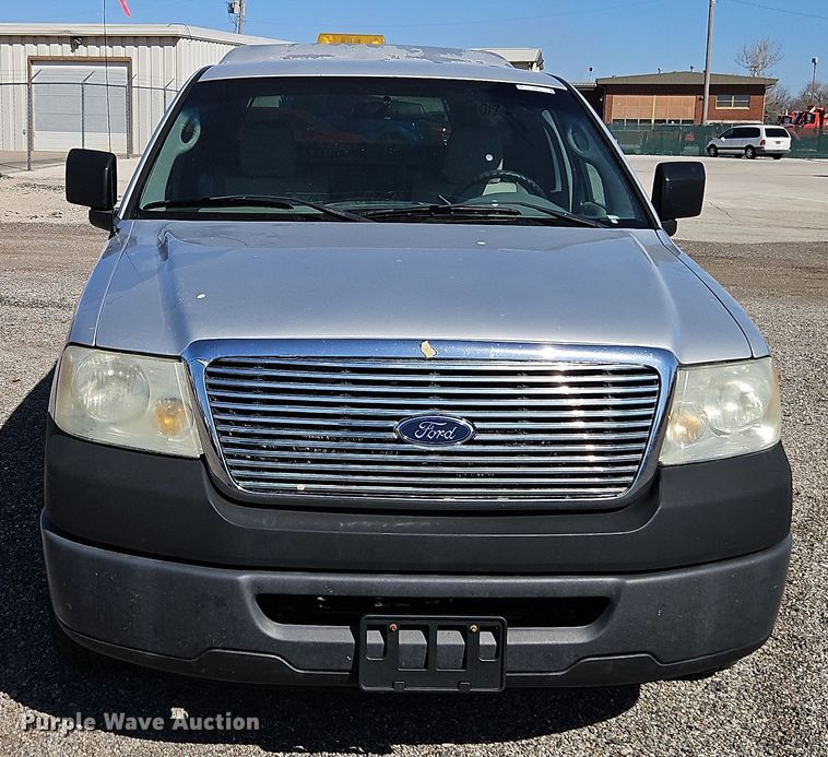 image for item EI8877 2007 Ford F150 XL pickup truck