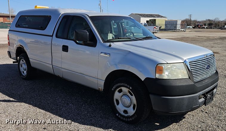 image for item EI8877 2007 Ford F150 XL pickup truck