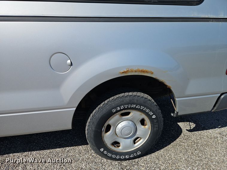 image for item EI8877 2007 Ford F150 XL pickup truck