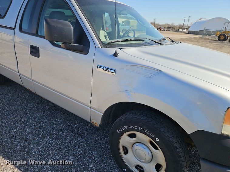 image for item EI8877 2007 Ford F150 XL pickup truck