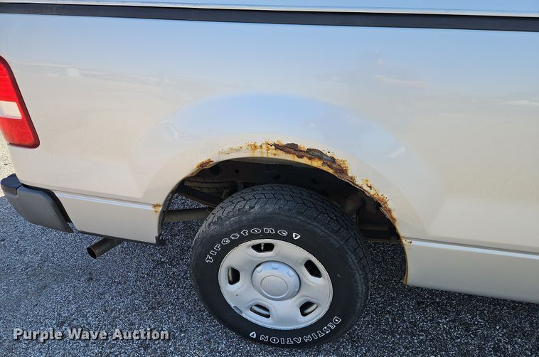 image for item EI8877 2007 Ford F150 XL pickup truck