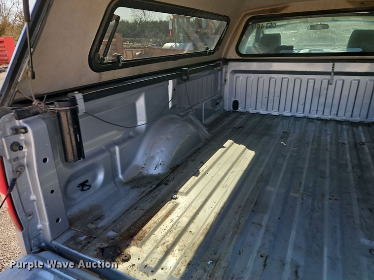 image for item EI8877 2007 Ford F150 XL pickup truck