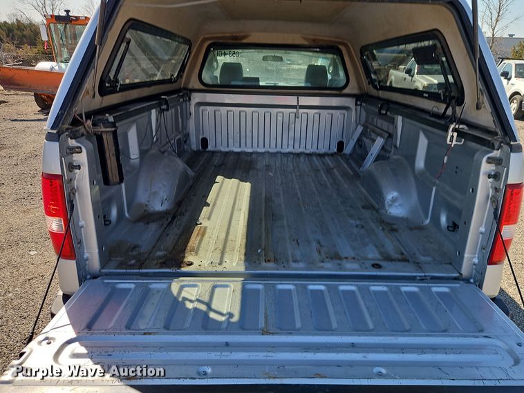 image for item EI8877 2007 Ford F150 XL pickup truck