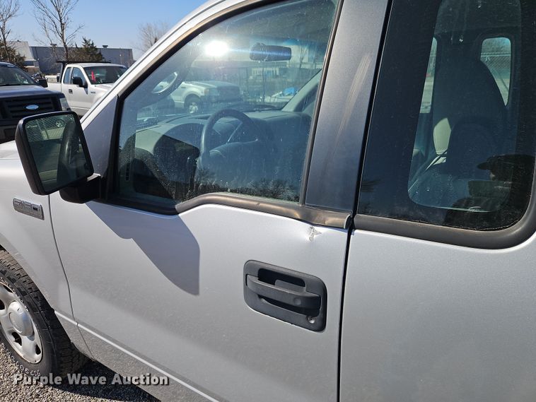 image for item EI8877 2007 Ford F150 XL pickup truck