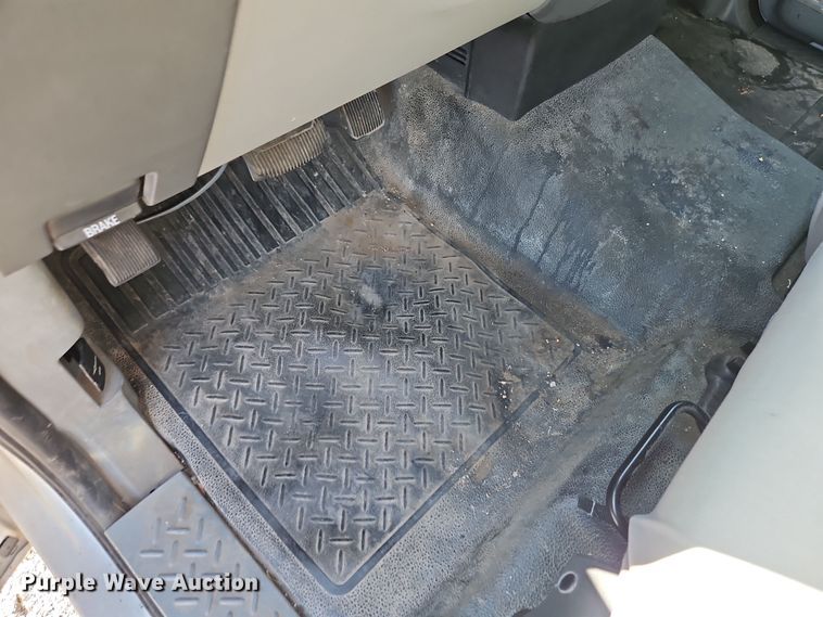 image for item EI8877 2007 Ford F150 XL pickup truck