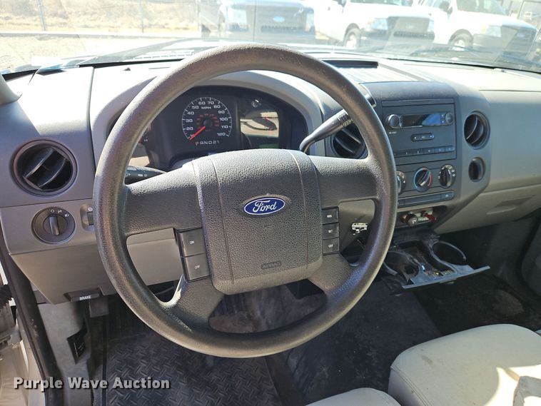 image for item EI8877 2007 Ford F150 XL pickup truck