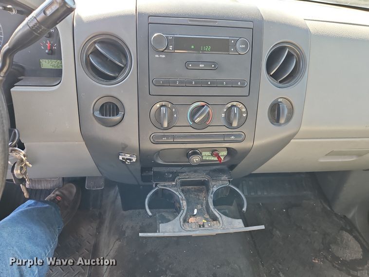 image for item EI8877 2007 Ford F150 XL pickup truck