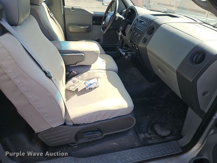 image for item EI8877 2007 Ford F150 XL pickup truck