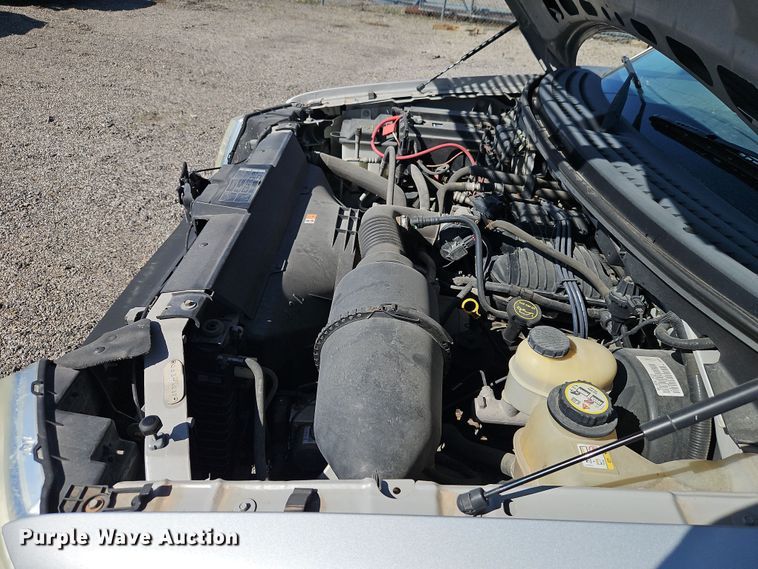 image for item EI8877 2007 Ford F150 XL pickup truck