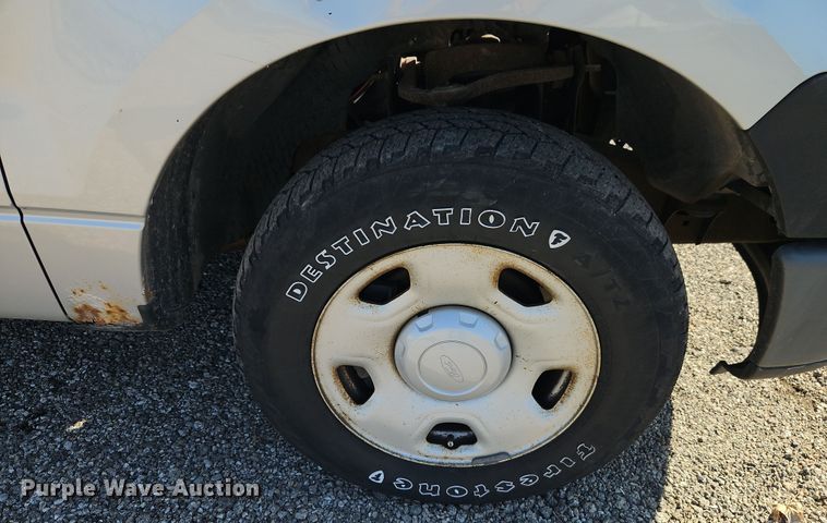 image for item EI8877 2007 Ford F150 XL pickup truck