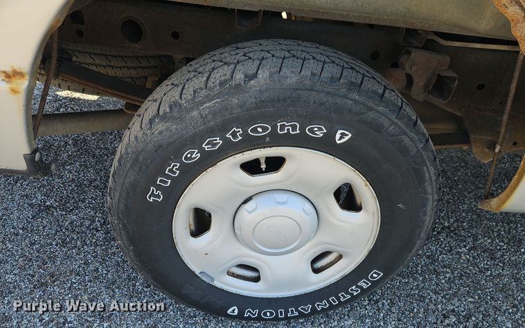 image for item EI8877 2007 Ford F150 XL pickup truck