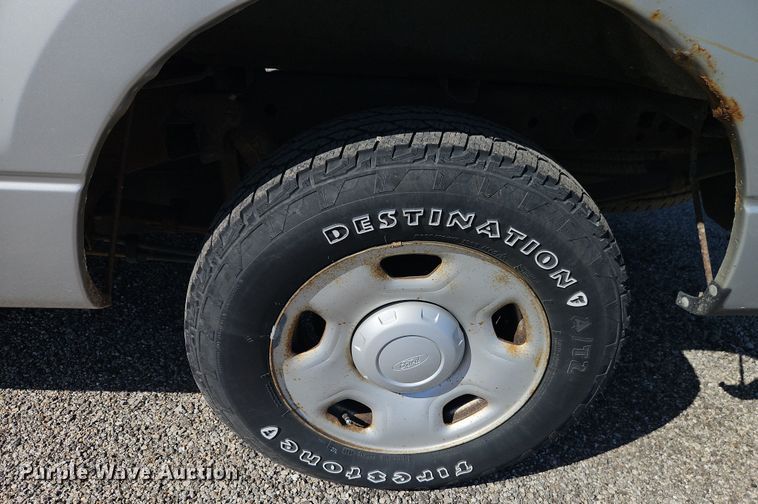 image for item EI8877 2007 Ford F150 XL pickup truck