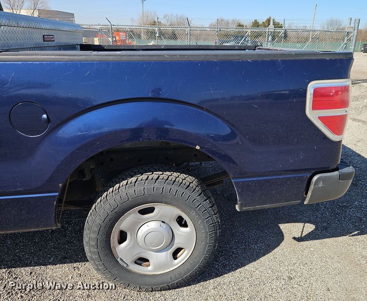 image for item EI8878 2009 Ford F150 XL pickup truck