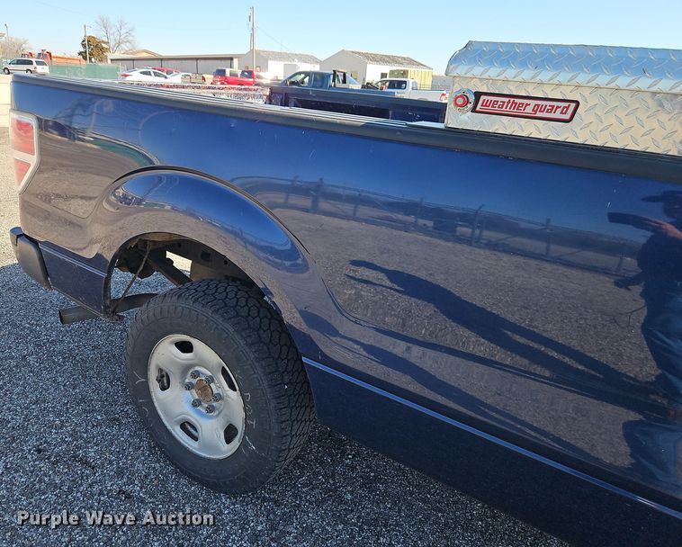 image for item EI8878 2009 Ford F150 XL pickup truck