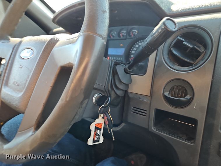 image for item EI8878 2009 Ford F150 XL pickup truck