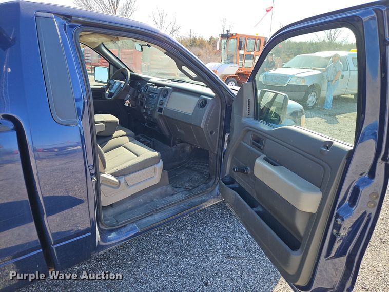 image for item EI8878 2009 Ford F150 XL pickup truck