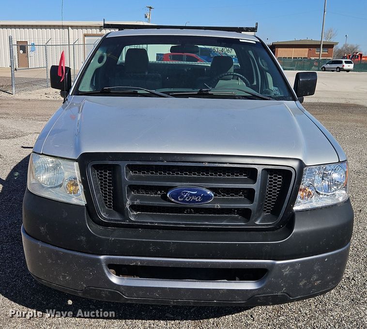 image for item EI8879 2007 Ford F150 XL pickup truck