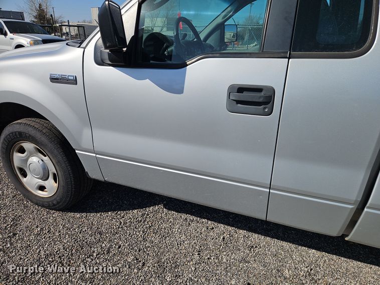 image for item EI8879 2007 Ford F150 XL pickup truck