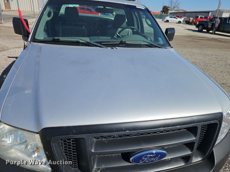 image for item EI8879 2007 Ford F150 XL pickup truck